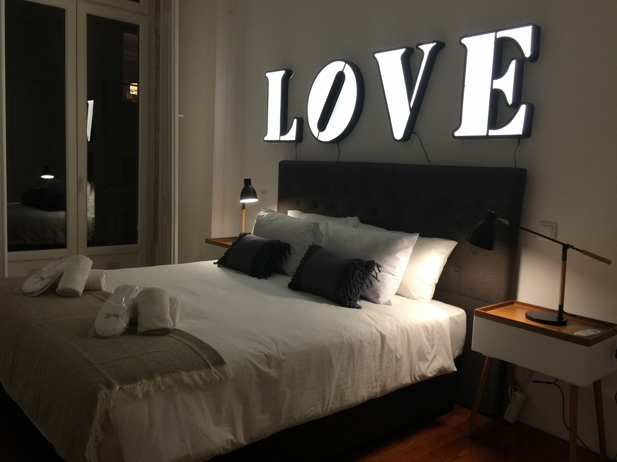 Sweet Inn Apartment - Chiado Luxury Lizbona Zewnętrze zdjęcie